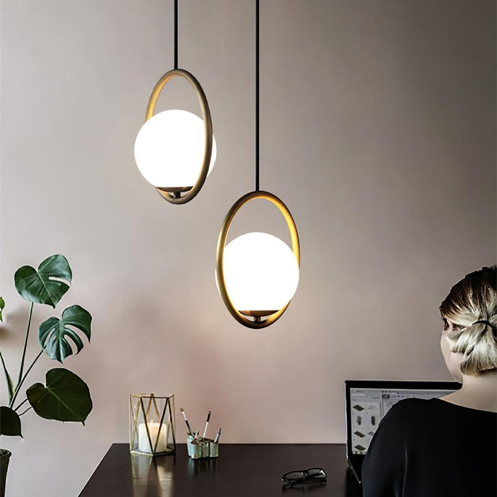 Loop Brass Glass Pendant Light – Glass detail 4