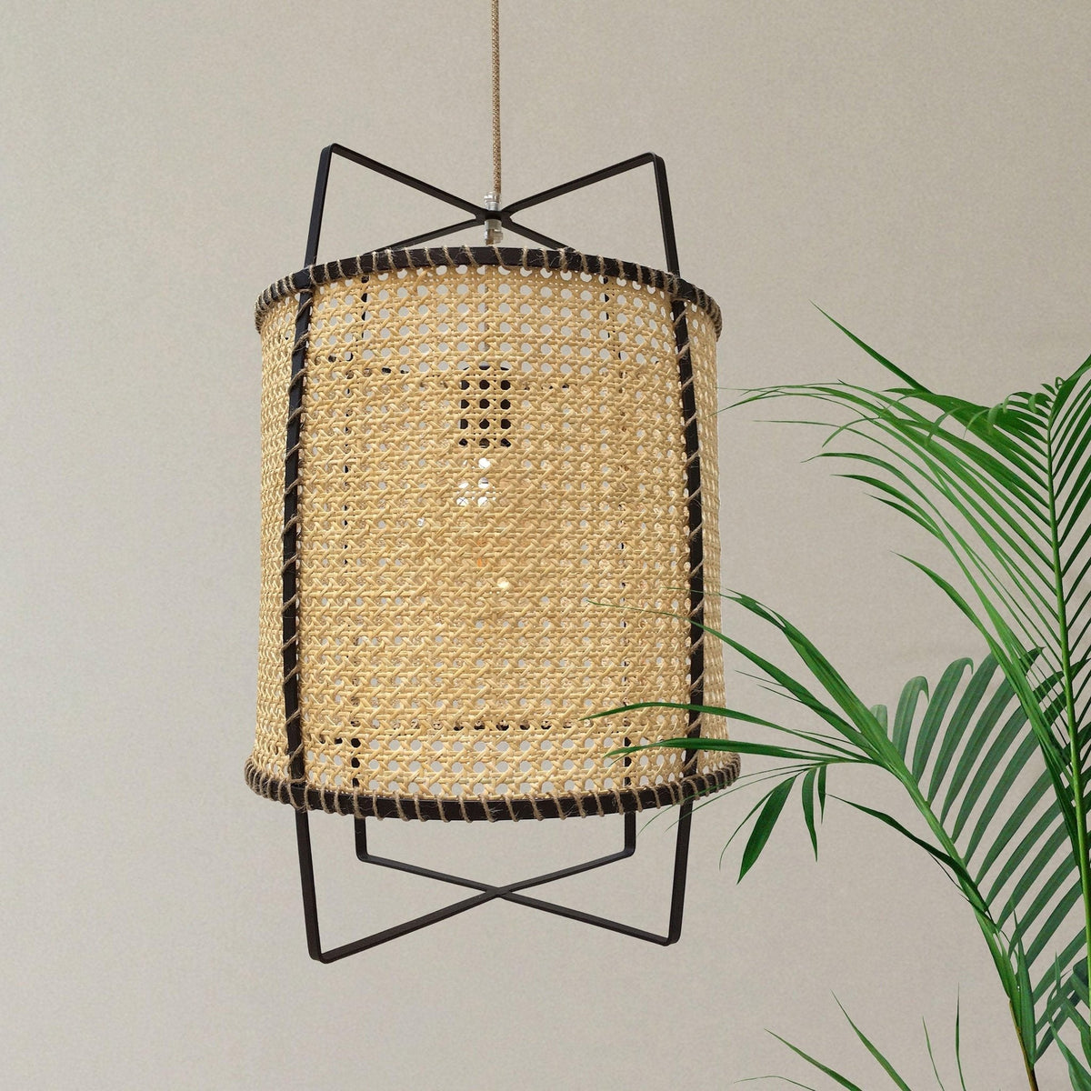 Rattan Cane Pendant Light – Rattan detail 4